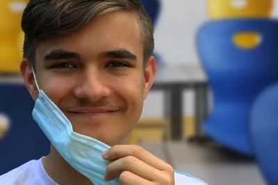 Akhirnya! Indonesia Resmi Lepas Masker, Tapi Netizen Malah Ingin Tetap Pakai Masker