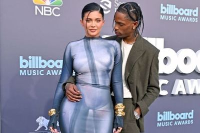 Hadirkan Aksi Panggung Spektakuler, Billboard Music Awards 2022 Justru Tuai Kritikan