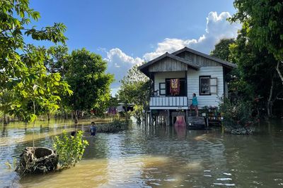 Sudah Sepekan Ratusan Warga Berau Terisolir Banjir, Susah ke Luar Rumah!