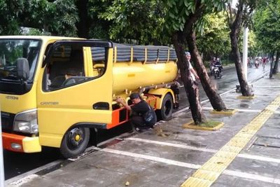 Ogah Repot, Truk Buang Tinja Sembarangan di Jakarta, Pemprov DKI Beri Denda Rp500 Ribu
