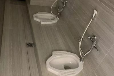 Viral, Kloset Tanpa Dinding Penyekat yang Bikin Netizen Bingung: Biar Bisa Mabar Ya?