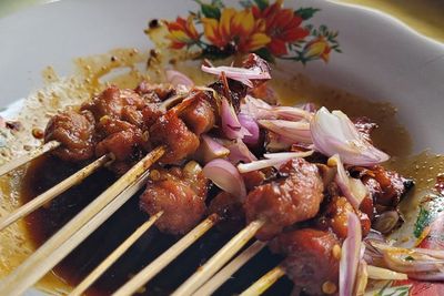 Bumbu Rahasia Ini Bikin Sate Kambing Bu Banjir Bercita Rasa Khas: Satu Tusuk Gak Cukup