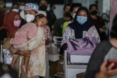 Infeksi COVID-19 di Indonesia Meledak Lagi, Kenaikan Kasus Diduga Imbas Libur Lebaran