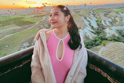 Dijuluki Bintang Bomsek Baru, Intip Pesona Prilly Latuconsina Pakai Dress Pink