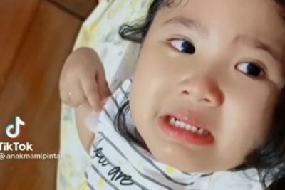 Reaksi Lucu Bocah Perempuan Tau di Kantor Sang Ayah Ada Cewek Cantik: Buang Aja Suami Mami