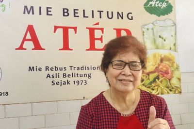 Rahasia Mie Rebus Belitung Atep Tetap Berjaya, Ada Bungkus Daun Simpur Jaga Cita Rasa