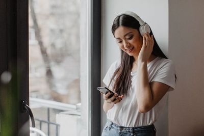 Manfaat Mendengarkan Musik yang Jarang Disadari Orang