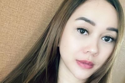 Gaya Stylish Aura Kasih Main Golf, Gak Ada Lawan!