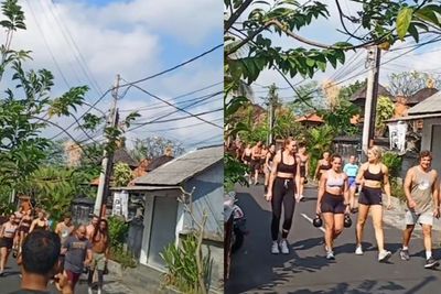 Ramai Rombongan Bule Kembali Masuk Bali, Warga Lokal Teriak Kegirangan Beri Sambutan