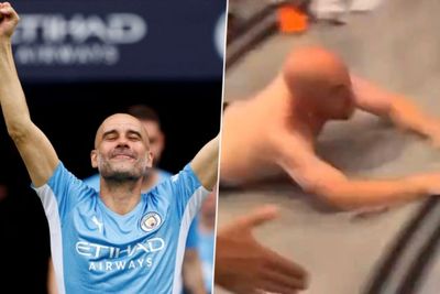 Pep Guardiola Telanjang dan Meluncur di Ruang Ganti Manchester City Usai Juara?