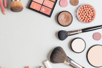 Tips Memilih Makeup yang Cocok untuk Warna Kulit ala Alma Tando
