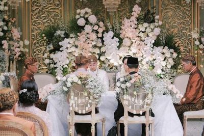 Akhirnya Maudy Ayunda Pamer Wajah Suami Jesse Choi, Fotonya Jelas!