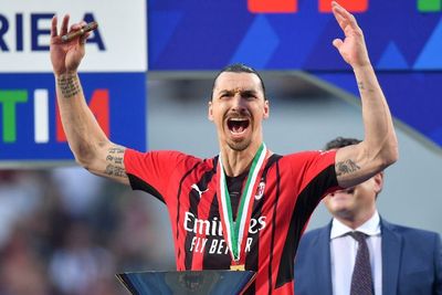 Berapi-api, Zlatan Ibrahimovic Balikkkan Meja saat Pidato AC Milan Juara