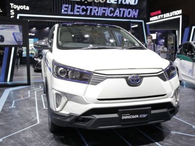 Toyota Innova Reborn EV Dipamerkan di IIMS 2025, Gimana Spesifikasinya?