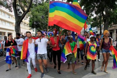 Sejarah LGBTQ yang Kini Benderanya Berkibar di Kedubes Inggris, Dulu Disebut Gender Ketiga