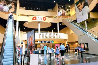 Cerita WNI Nonton Doctor Strange di Amerika, Kaget Sama Bioskop dan Harga Tiketnya!