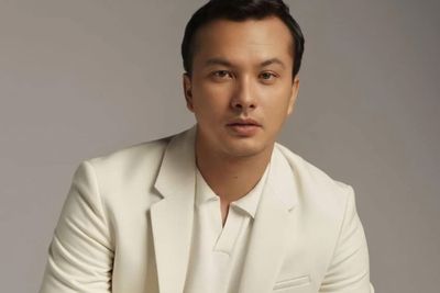 5 Inspirasi Gaya Outfit Nicholas Saputra, Nomor 3 Bikin Hati Wanita Meleyot