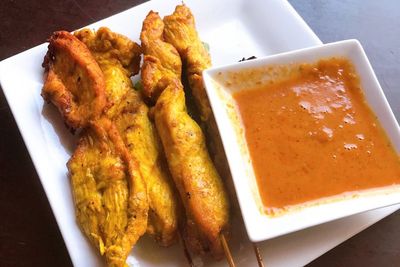 Kangen Makanan Indonesia, WNI di Amerika Datangi Resto Ini: 4 Tusuk Sate Ayam Rp160 Ribu!
