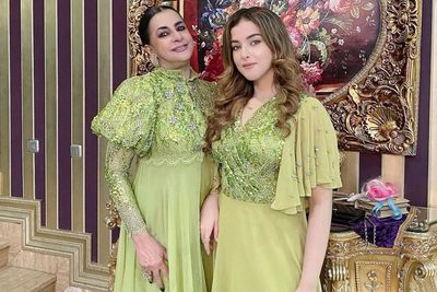 Wow, Ibunda Tasya Farasya Tenteng Tas Mewah Rp3 Miliar, Netizen Melongo