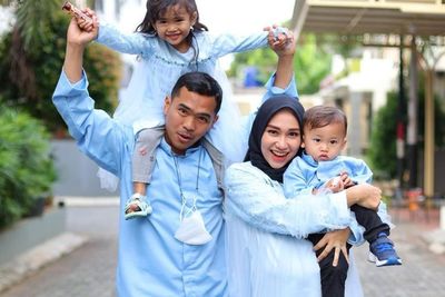 Momen Anak Putra Siregar Bilang Ayah Pulang Bikin Nyesek, Netizen Sentil Chandrika Chika