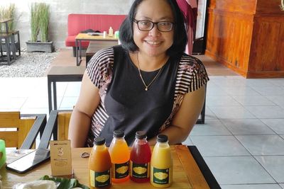 Luar Biasa! Cuma Jualan Jamu, Mantan Karyawan Ini Hasilkan Tanah dan Mobil