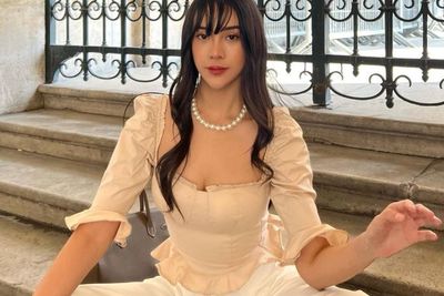 3 Gaya Rambut Poni Anya Geraldine, Netizen: Senyumnya Adem Kayak Ubin Orang Kaya