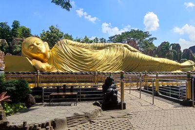 Terbesar Ketiga di Dunia, Patung Budha Tidur di Sini Dijaga Raja dan Perdana Menteri