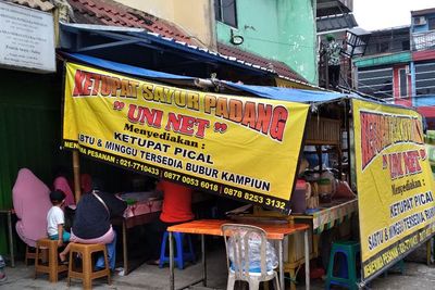 1.500 Ketupat Ludes Setiap Hari, Ini Rahasia Lapak Uni Net Gak Pernah Sepi Pembeli!