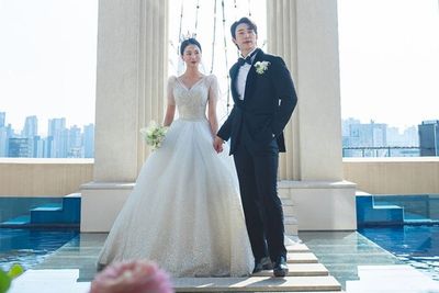 Selamat! Hoon U-KISS dan Eks Girl s Day Hwang Ji Seon Gelar Upacara Pernikahan