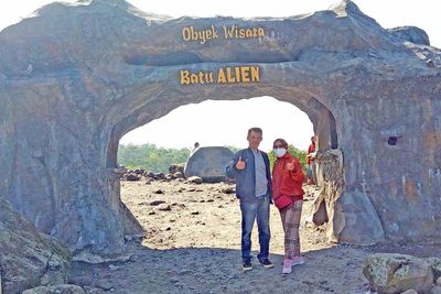 Mirip Wajah Alien, Batu Besar Ditemukan di Lereng Gunung Merapi Bikin Penasaran 