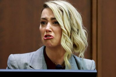Amber Heard Playing Victim Usai Kalah Sidang, Netizen: Memalukan Korban KDRT Sesungguhnya