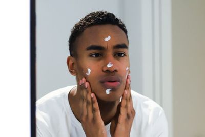 Jangan Keliru! Ini Urutan Skincare Pagi dan Malam yang Benar