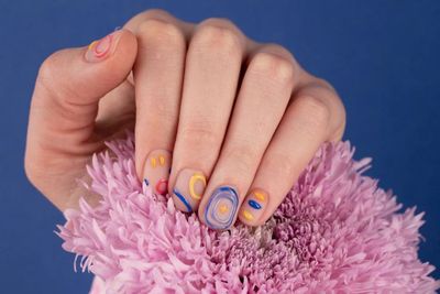 5 Inspirasi Nail Polish untuk Percantik Kuku