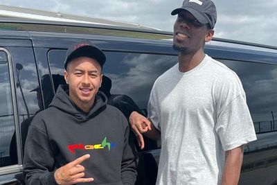 Dilepas MU, Pogba dan Lingard Kirim Salam Perpisahan