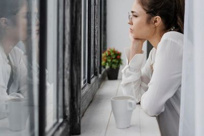 Apa Itu Kepribadian Introvert? Ini Pengertian, Penyebab, dan Ciri-Cirinya