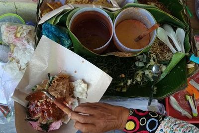Bukan Cuma Madiun, Cirebon Juga Punya Nasi Pecel Tapi Sambalnya Bikin Beda !