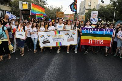 Ribuan LGBT Bersorak Sorai di Yerusalem, Kota Suci 3 Agama Samawi, Gelar Parade di Jalanan