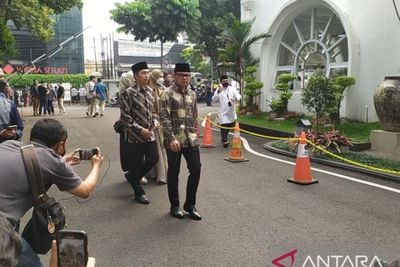 Berkabung Eril, Beberapa Pejabat Datang Takziyah ke Rumah Ridwan Kamil