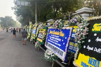 Jawa Barat Berduka, Ribuan Karangan Bunga untuk Eril Menghiasi Gedung Pakuan