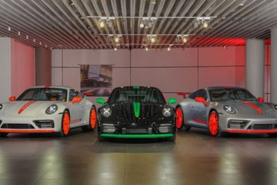 Terinspirasi Cabai, Porsche 911 ini Habis Dibeli Orang Indonesia 