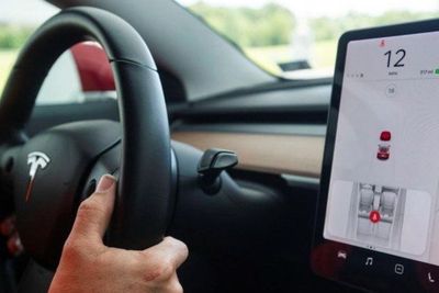 Gawat Fitur Autopilot Bisa Nge-rem Mendadak, NHTSA Ultimatum Produsen Tesla