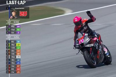 Waduh! Espargaro Selebrasi Padahal Balapan Belum Berakhir, Disalip dan Gagal Naik Podium