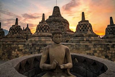 Luhut Mau Naikkan Harga Tiket Masuk Candi Borobudur jadi Rp750 Ribu, Dinilai Terlalu Mahal