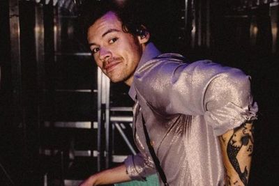 Respect! Harry Styles Sumbangkan Pendapatannya dari Apple ke Pengungsi