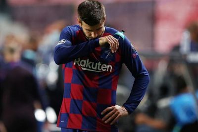 Gajinya Gak Mau Dipotong, Barcelona Harap Gerard Pique Segera Pensiun