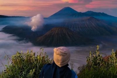 Viral, Ambil Foto di Gunung Bromo Bayar Rp1 Juta, Bagaimana Aturan Sebenarnya?
