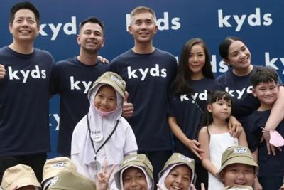 Dermawan! Raffi Nagita Bagi-bagi 3 Truk Baju saat Launching Brand Fashion Rafathar