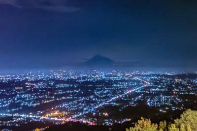 Tempat Kongkow Hits dengan View Langit Jogja, Bisa Jalan di Rooftop Kacanya!