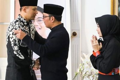 Takziah ke Rumah Ridwan Kamil, AHY Sampaikan Belasungkawa untuk Eril