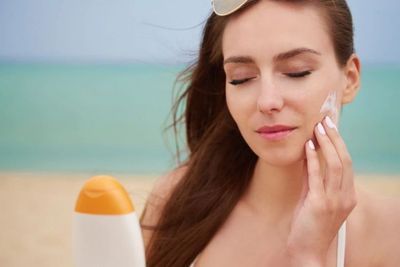 5 Mitos Seputar Penggunaan Sunscreen, Nomor 4 Perhatikan